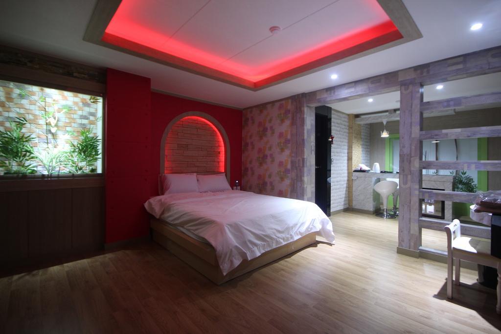 Pohang Wow Motel Room photo